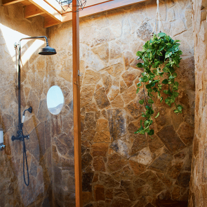 amastia-villa-bathroom-valle-de-guadalupe